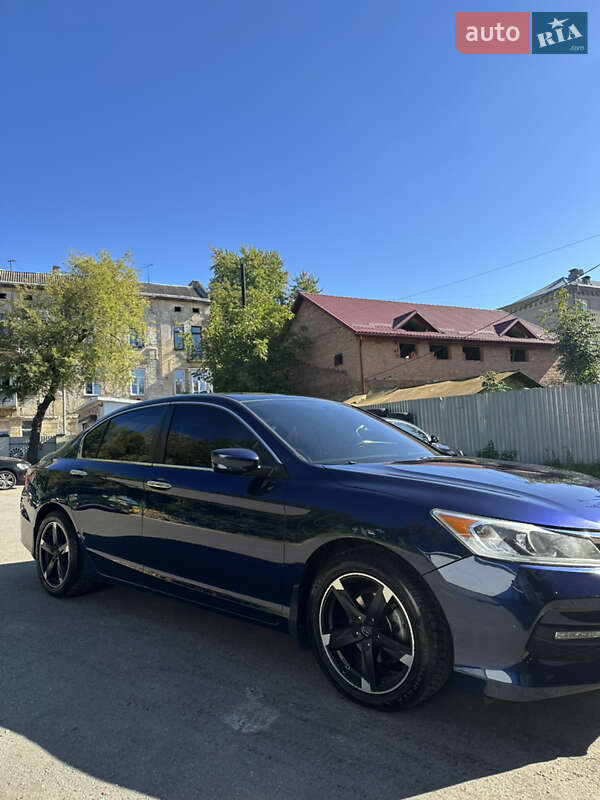 Седан Honda Accord 2016 в Львові