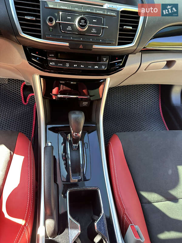 Седан Honda Accord 2016 в Львові