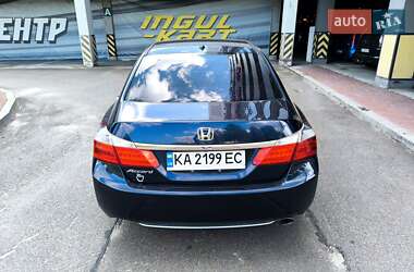 Седан Honda Accord 2015 в 