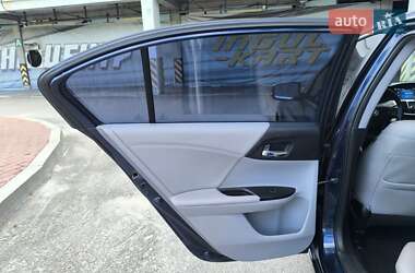 Седан Honda Accord 2015 в 
