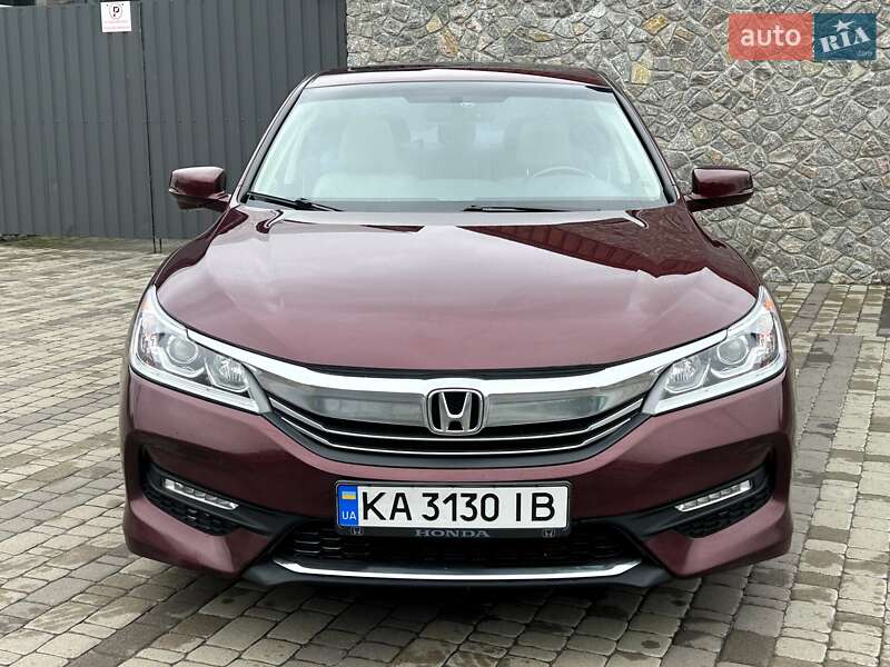 Седан Honda Accord 2017 в Киеве