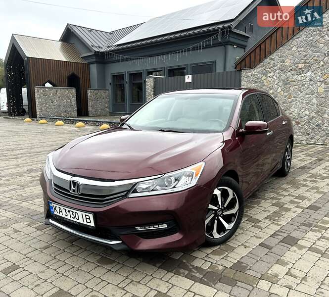 Седан Honda Accord 2017 в Киеве