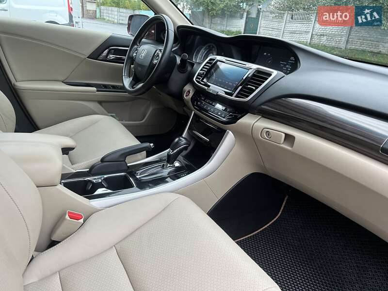 Седан Honda Accord 2017 в Киеве