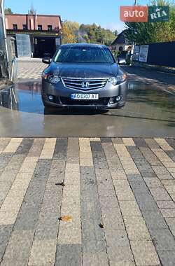 Седан Honda Accord 2010 в Сваляві