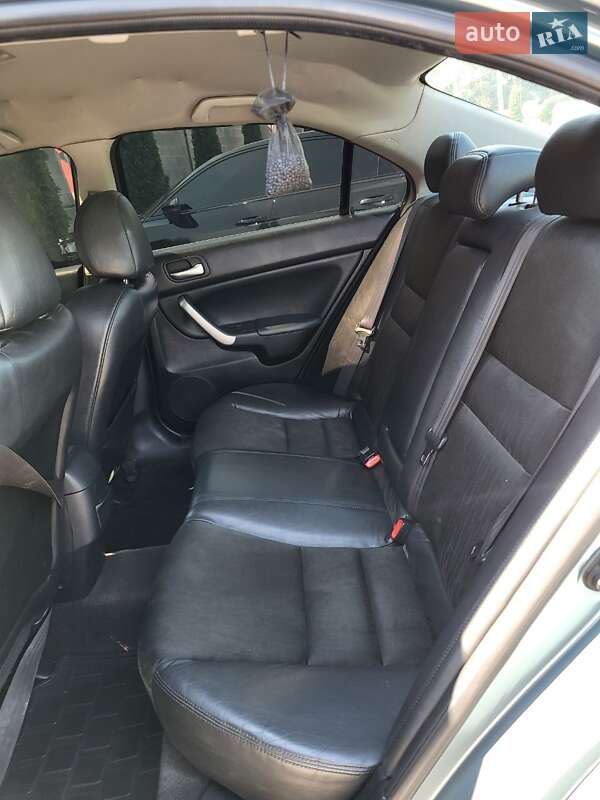 Седан Honda Accord 2004 в Кропивницком фото 3 Седан Honda Accord 2004 в Кропивницком