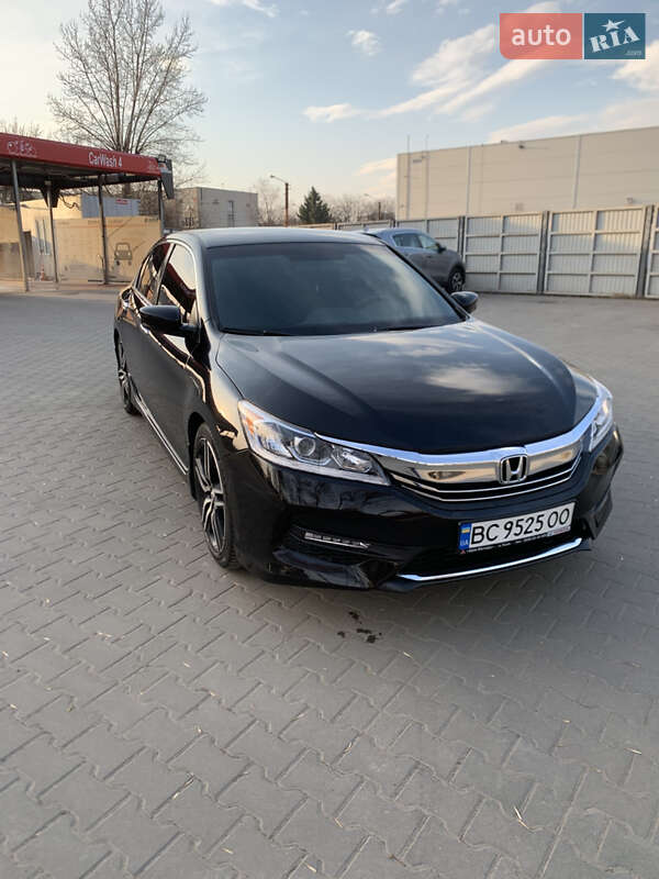Седан Honda Accord 2016 в Львові