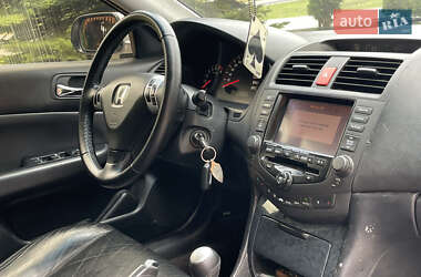 Седан Honda Accord 2003 в  фото 4 Седан Honda Accord 2003 в