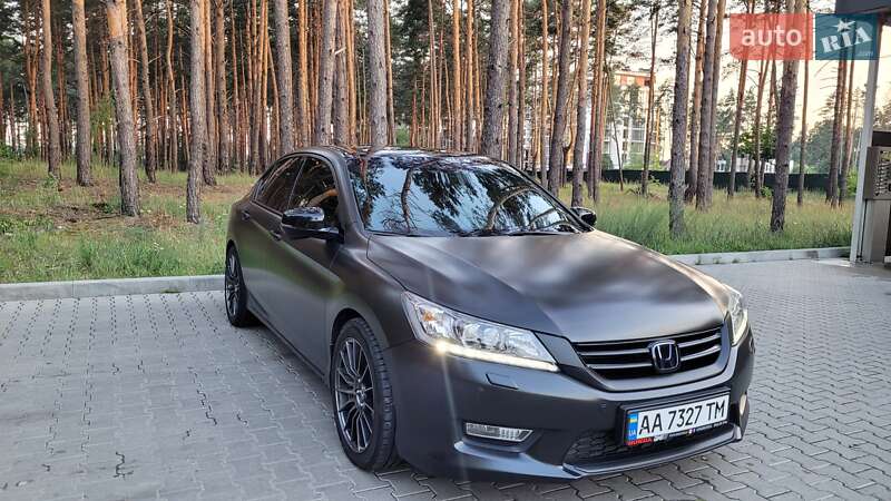 Седан Honda Accord 2013 в Києві