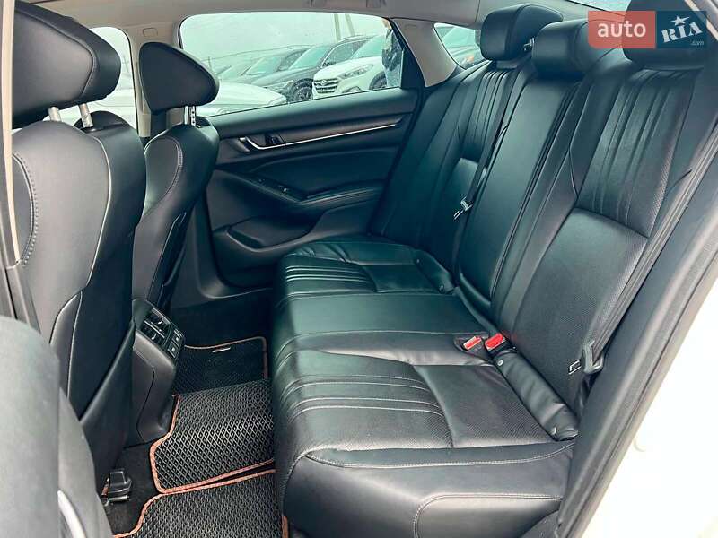 Седан Honda Accord 2018 в Львові