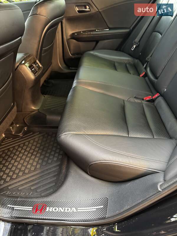 Седан Honda Accord 2013 в Києві