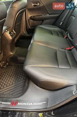Седан Honda Accord 2013 в 