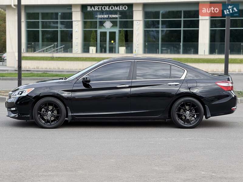 Седан Honda Accord 2015 в Днепре