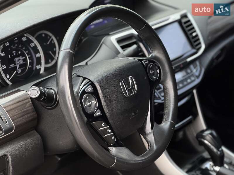 Седан Honda Accord 2015 в Днепре