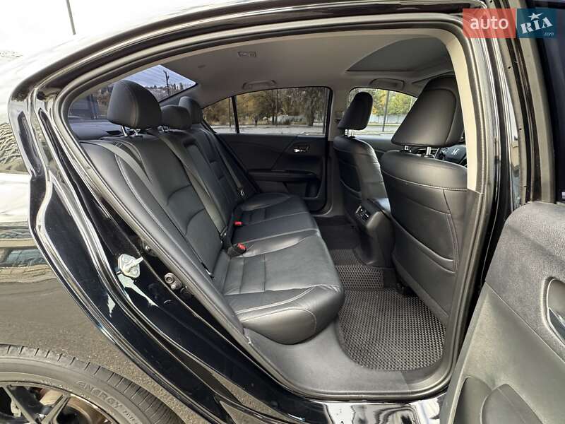 Седан Honda Accord 2015 в Днепре