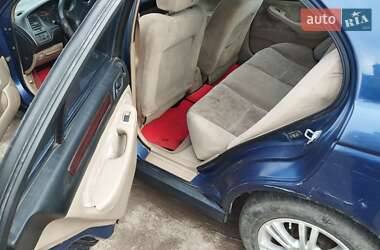 Седан Honda Accord 2000 в 