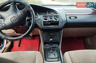 Седан Honda Accord 2000 в 