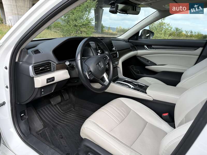 Седан Honda Accord 2018 в Киеве