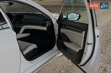 Седан Honda Accord 2018 в 