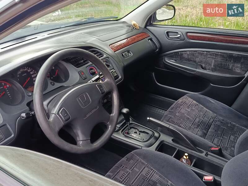 Седан Honda Accord 1999 в Білгороді-Дністровському