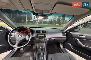 Седан Honda Accord 2004 в 