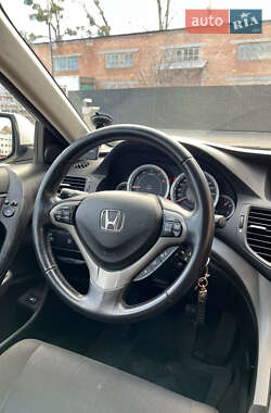 Универсал Honda Accord 2010 в 