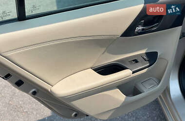 Седан Honda Accord 2013 в 