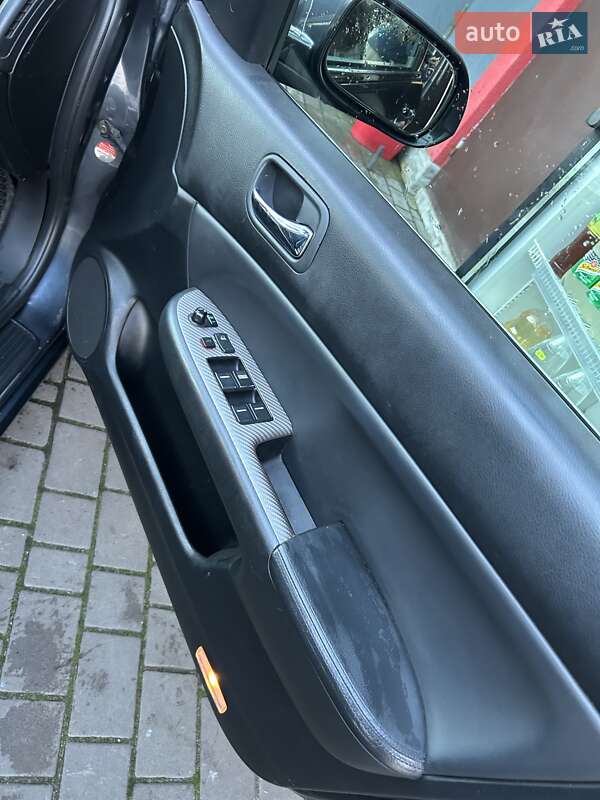 Седан Honda Accord 2004 в Олевську фото 12 Седан Honda Accord 2004 в Олевську