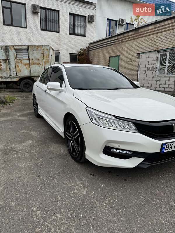 Седан Honda Accord 2015 в Хмельницком