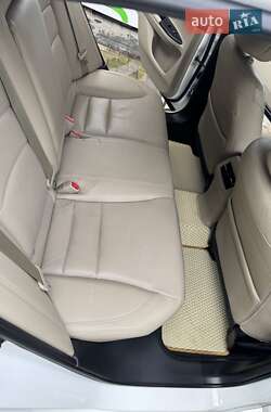 Седан Honda Accord 2015 в 