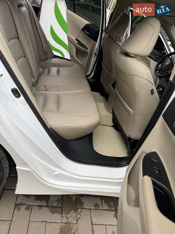 Седан Honda Accord 2015 в Хмельницком