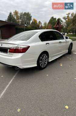 Седан Honda Accord 2013 в 