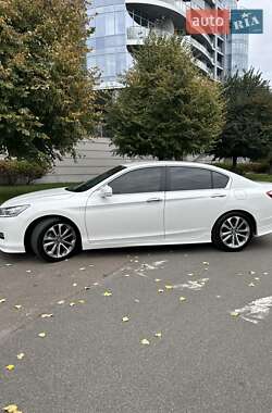 Седан Honda Accord 2013 в 