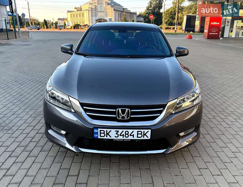 Седан Honda Accord 2013 в Ірпені