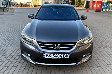 Седан Honda Accord 2013 в 