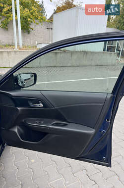 Седан Honda Accord 2013 в  фото 30 Седан Honda Accord 2013 в