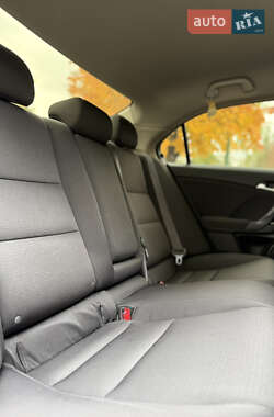 Седан Honda Accord 2011 в 