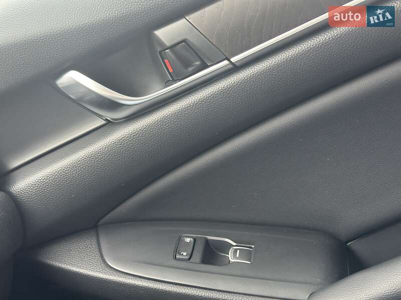 Седан Honda Accord 2018 в Киеве фото 49 Седан Honda Accord 2018 в Киеве