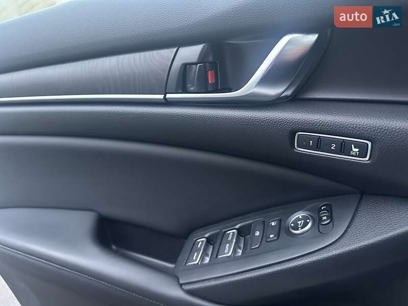 Седан Honda Accord 2018 в Киеве фото 10 Седан Honda Accord 2018 в Киеве