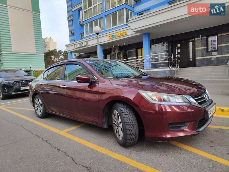 Седан Honda Accord 2014 в Киеве