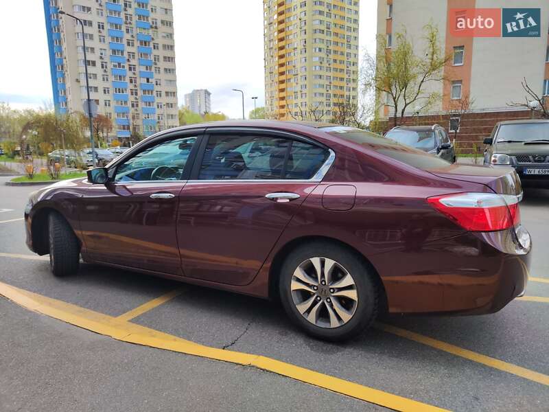 Седан Honda Accord 2014 в Киеве