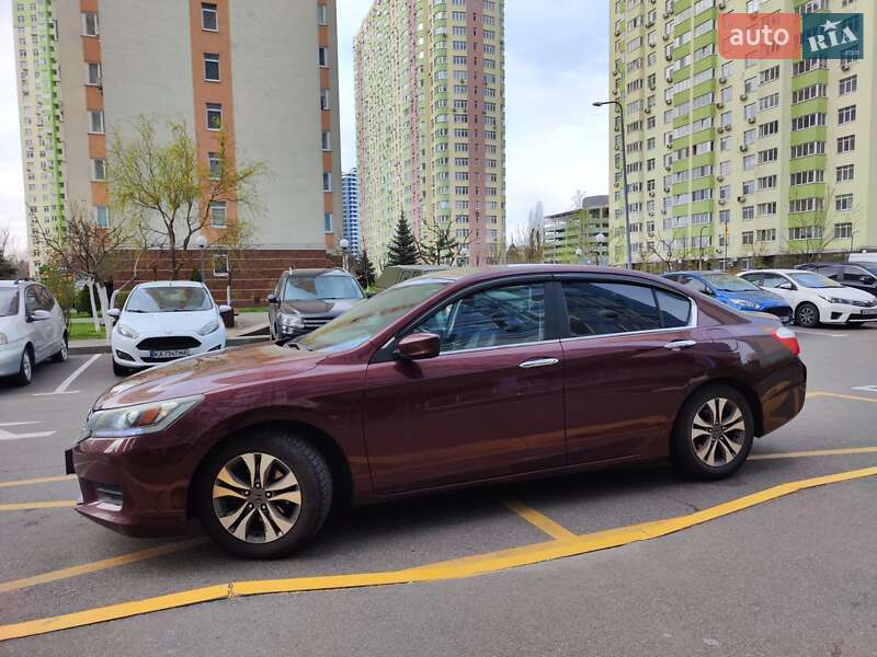 Седан Honda Accord 2014 в Киеве