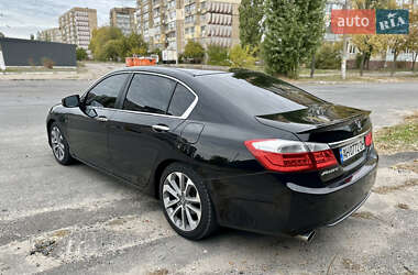 Седан Honda Accord 2013 в 