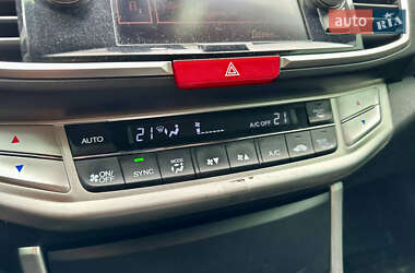 Седан Honda Accord 2013 в 