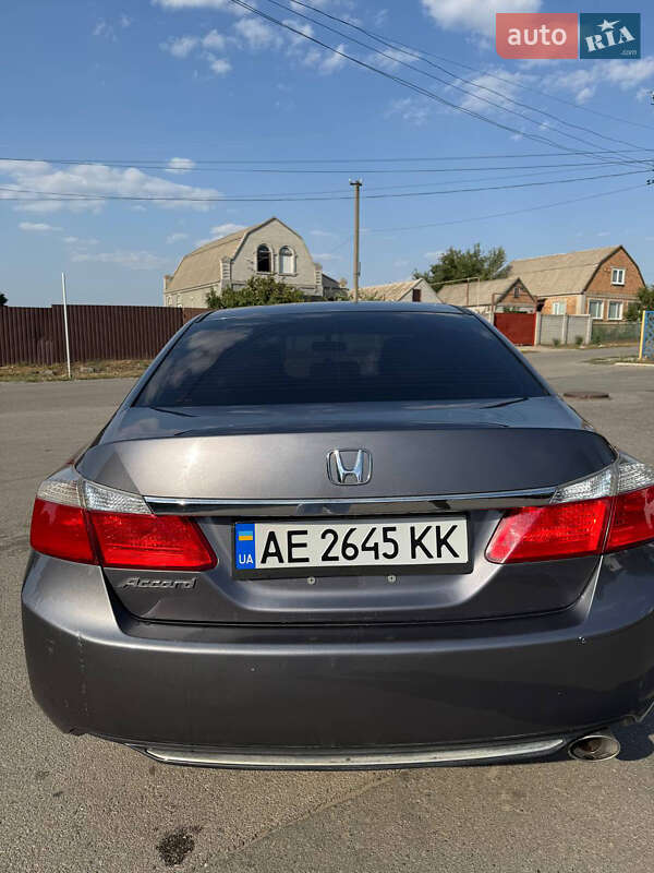 Седан Honda Accord 2015 в Дніпрі