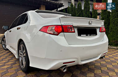 Седан Honda Accord 2012 в 