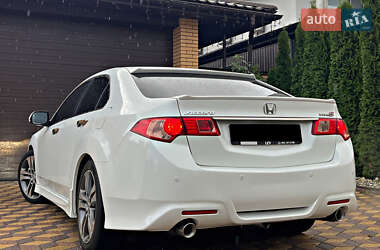 Седан Honda Accord 2012 в 