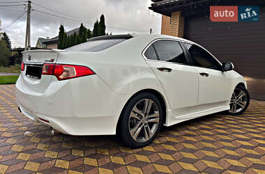 Седан Honda Accord 2012 в 