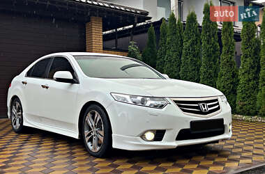 Седан Honda Accord 2012 в 