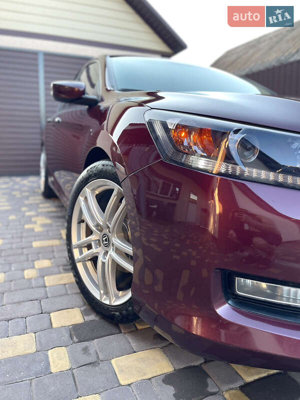 Седан Honda Accord 2013 в Тульчине