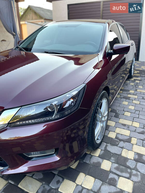 Седан Honda Accord 2013 в Тульчине